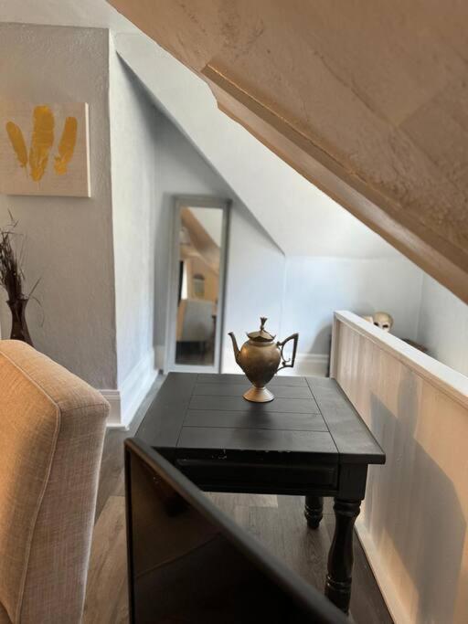 Tranquil Home, Master Suite, Zen Room, Pittsburg, Canton Avenue, Banksville Apartment